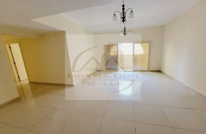 Apartment - 3 Bedrooms - 3 Bathrooms for rent in Muwaileh 29 Building - Muwaileh - Sharjah