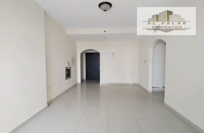 Apartment - 2 Bedrooms - 2 Bathrooms for rent in Al Mamzar Plaza - Al Taawun Street - Al Taawun - Sharjah