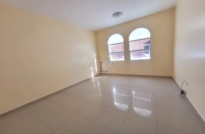 Apartment - 2 Bedrooms - 2 Bathrooms for rent in Al Dafeinah - Asharej - Al Ain