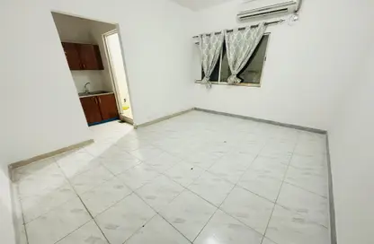 Villa - 1 Bathroom for rent in Universal Hospital Building - Airport Road - Abu Dhabi