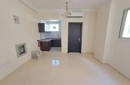 Apartment - 1 Bathroom for rent in Muweileh Community - Muwaileh Commercial - Sharjah