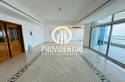 Apartment - 4 Bedrooms - 5 Bathrooms for rent in Al Mina Tower - Al Mina - Abu Dhabi