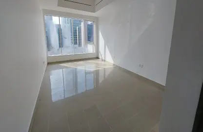 Apartment - 1 Bathroom for rent in Madinat Zayed - Abu Dhabi