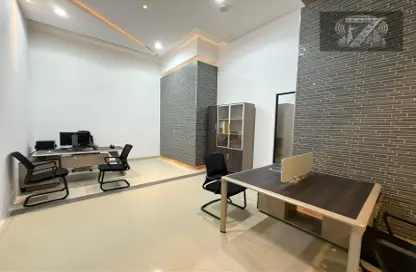 Office Space - Studio - 4 Bathrooms for rent in Burj Nahar Building - Al Muteena - Deira - Dubai