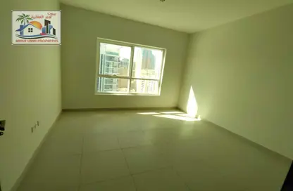 Apartment - 2 Bedrooms - 2 Bathrooms for rent in Al Khan Corniche - Al Khan - Sharjah