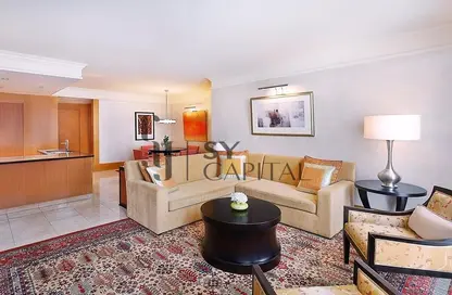 Apartment - 2 Bedrooms - 3 Bathrooms for rent in Ritz Carlton - DIFC - Dubai