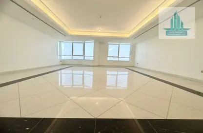 Apartment - 4 Bedrooms - 5 Bathrooms for rent in Silver Tower - Corniche Road - Abu Dhabi