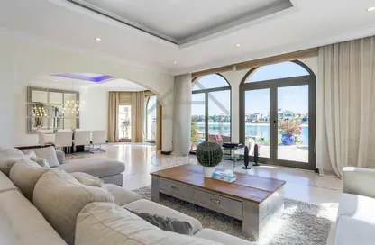 Villa - 4 Bedrooms - 5 Bathrooms for sale in Garden Homes Frond E - Garden Homes - Palm Jumeirah - Dubai