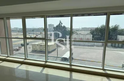 Office Space - Studio - 1 Bathroom for rent in Airport Road - Abu Dhabi