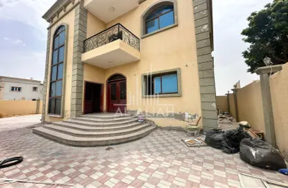 Villa - 4 Bedrooms - 6 Bathrooms for rent in Mohamed Bin Zayed Centre - Mohamed Bin Zayed City - Abu Dhabi