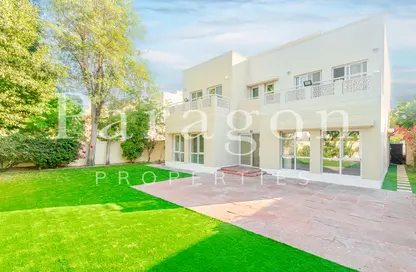 Villa - 5 Bedrooms - 6 Bathrooms for rent in Meadows 4 - Meadows - Dubai