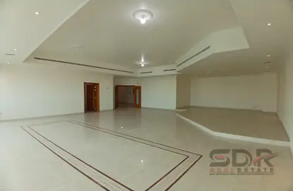 Apartment - 4 Bedrooms - 6 Bathrooms for rent in Shining Towers - Al Khalidiya - Abu Dhabi