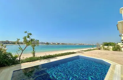 Villa - 5 Bedrooms for rent in Garden Homes Frond C - Garden Homes - Palm Jumeirah - Dubai