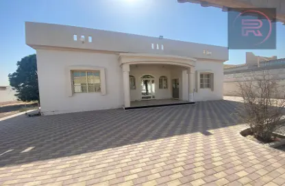 Villa - 4 Bedrooms - 5 Bathrooms for sale in Al Dhait South - Al Dhait - Ras Al Khaimah