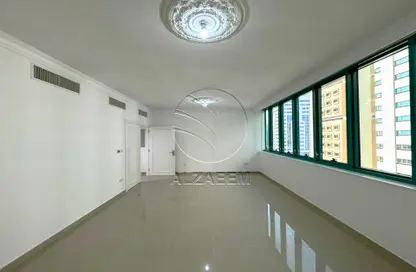 Apartment - 3 Bedrooms - 4 Bathrooms for rent in Al Aryam Tower - Tourist Club Area - Abu Dhabi