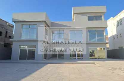 Villa - 5 Bedrooms for rent in Madinat Al Riyad - Abu Dhabi