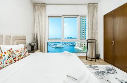 Room / Bedroom image for: Apartment - 3 Bedrooms - 4 Bathrooms for rent in Marina Residences 1 - Marina Residences - Palm Jumeirah - Dubai, Image 1