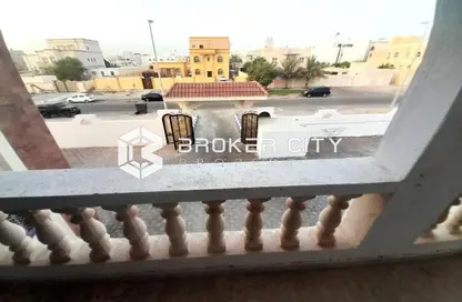 Apartment - 4 Bedrooms - 5 Bathrooms for rent in Shakhbout City - Abu Dhabi