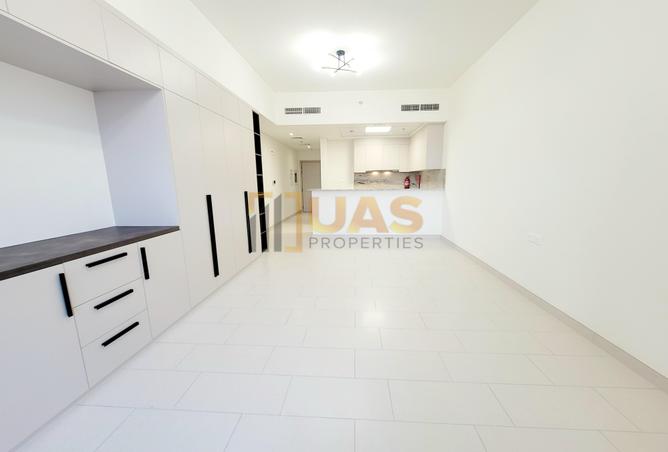 Apartment for Rent in Emerald Jadaf Metro: High Floor / Brand New ...