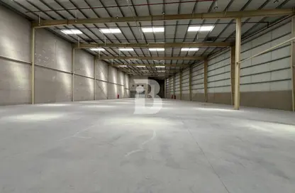 Warehouse - Studio for rent in Phase 1 - Dubai Investment Park (DIP) - Dubai