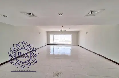 Apartment - 4 Bedrooms - 5 Bathrooms for rent in Al Mabrooka Tower - Al Majaz 1 - Al Majaz - Sharjah