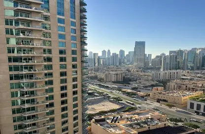 Apartment - 1 Bathroom for rent in Burj Al Nujoom - Downtown Dubai - Dubai