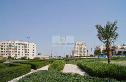 Apartment - 1 Bedroom - 2 Bathrooms for sale in Mazaya 1 - Queue Point - Dubai Land - Dubai