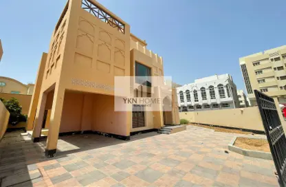 Villa - 4 Bedrooms - 6 Bathrooms for rent in Al Nahyan Camp - Abu Dhabi