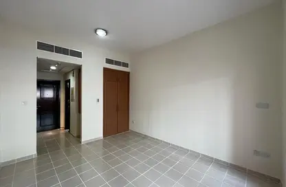 Apartment - 1 Bathroom for rent in The Gardens - Dubai