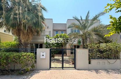 Villa - 6 Bedrooms - 5 Bathrooms for rent in Meadows 7 - Meadows - Dubai