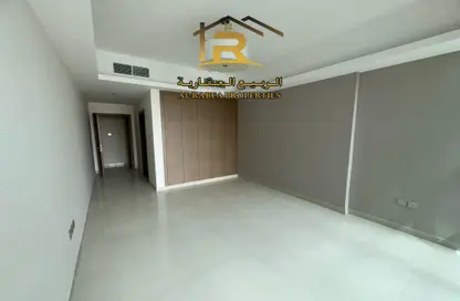 Apartment - 1 Bedroom - 2 Bathrooms for rent in Gulfa Towers - Al Rashidiya 1 - Al Rashidiya - Ajman