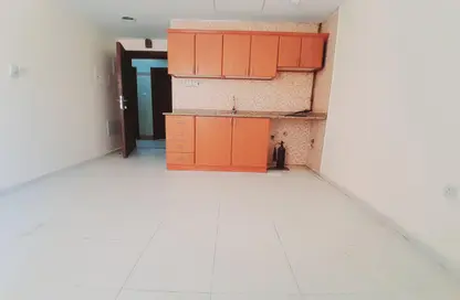 Apartment - 1 Bathroom for rent in Muwaileh 29 Building - Muwaileh - Sharjah