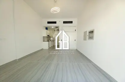 Apartment - 1 Bathroom for rent in Al Warsan 4 - Al Warsan - Dubai