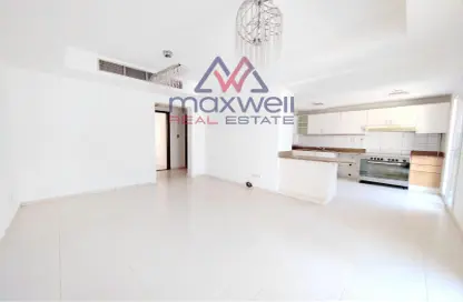 Villa - 2 Bedrooms - 3 Bathrooms for rent in Springs 11 - The Springs - Dubai