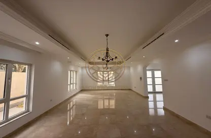 Villa - 4 Bedrooms - 5 Bathrooms for rent in Umm Suqeim 2 - Umm Suqeim - Dubai