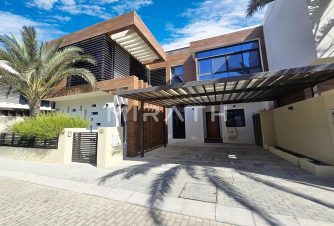 Villa - 4 Bedrooms - 5 Bathrooms for rent in Umm Suqeim 2 Villas - Umm Suqeim 2 - Umm Suqeim - Dubai