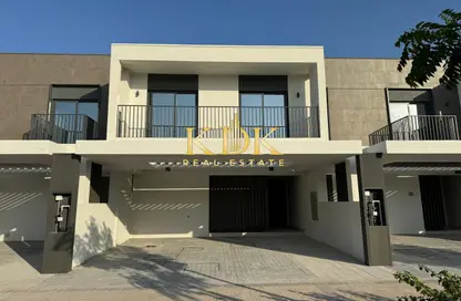 Villa - 3 Bedrooms - 4 Bathrooms for sale in Greenviews 2 - EMAAR South - Dubai South (Dubai World Central) - Dubai