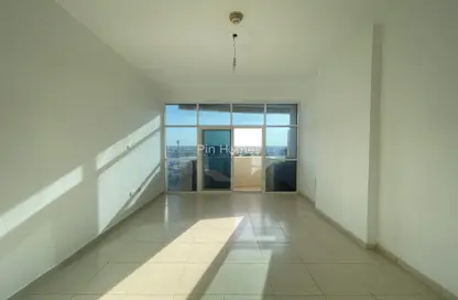 Apartment - 1 Bathroom for rent in Royal Residence 1 - Royal Residence - Dubai Sports City - Dubai