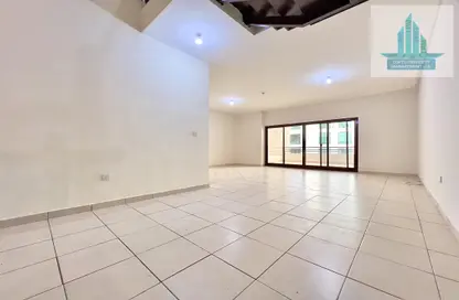 Duplex - 3 Bedrooms - 3 Bathrooms for rent in Al Jimi Avenue - Al Khalidiya - Abu Dhabi