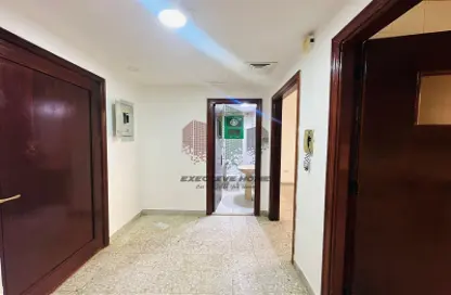شقة - غرفة نوم - 2 حمامات للايجار في بزنس تاورس - شارع إلكترا - أبوظبي