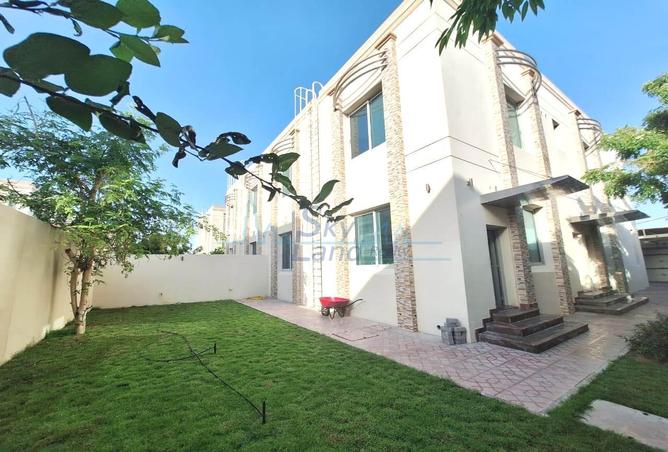 Rent in Umm Suqeim 2 Villas: Cozy 5 BR+Maid|Semi-Detached Villa|Private ...