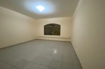 Apartment - 1 Bathroom for rent in Al Mushrif Villas - Al Mushrif - Abu Dhabi