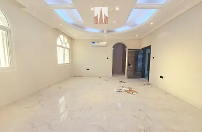 Villa - 7 Bedrooms for rent in Al Ramaqiya - Wasit - Sharjah