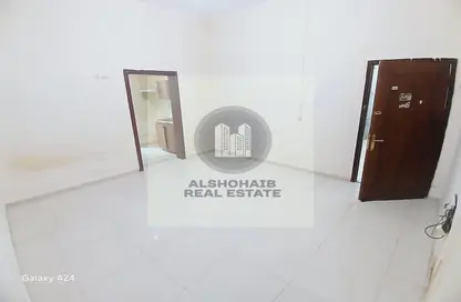 Apartment - 2 Bedrooms - 1 Bathroom for rent in Al Muroor Building - Sultan Bin Zayed the First Street - Muroor Area - Abu Dhabi