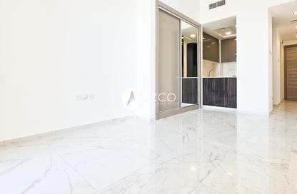 Apartment - 1 Bathroom for rent in Golden Dream Tower 1 - Jumeirah Village Circle - Dubai