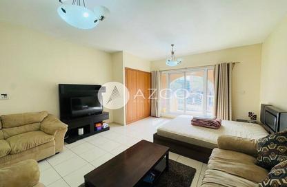 Apartment - 1 Bathroom for rent in Mulberry 1 - Emirates Gardens 2 - Jumeirah Village Circle - Dubai