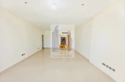 Apartment - 3 Bedrooms - 4 Bathrooms for rent in United Square - Al Khalidiya - Abu Dhabi