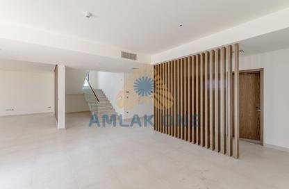 Villa - 4 Bedrooms - 5 Bathrooms for sale in West Yas - Yas Island - Abu Dhabi