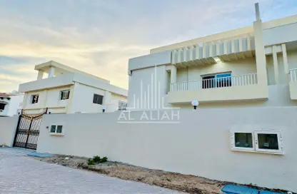 Villa - 3 Bedrooms - 3 Bathrooms for rent in Tourist Club Area - Abu Dhabi