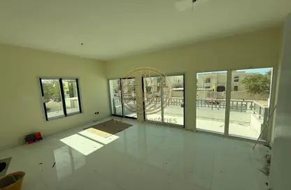 Villa - 3 Bedrooms - 4 Bathrooms for rent in Umm Suqeim 2 - Umm Suqeim - Dubai